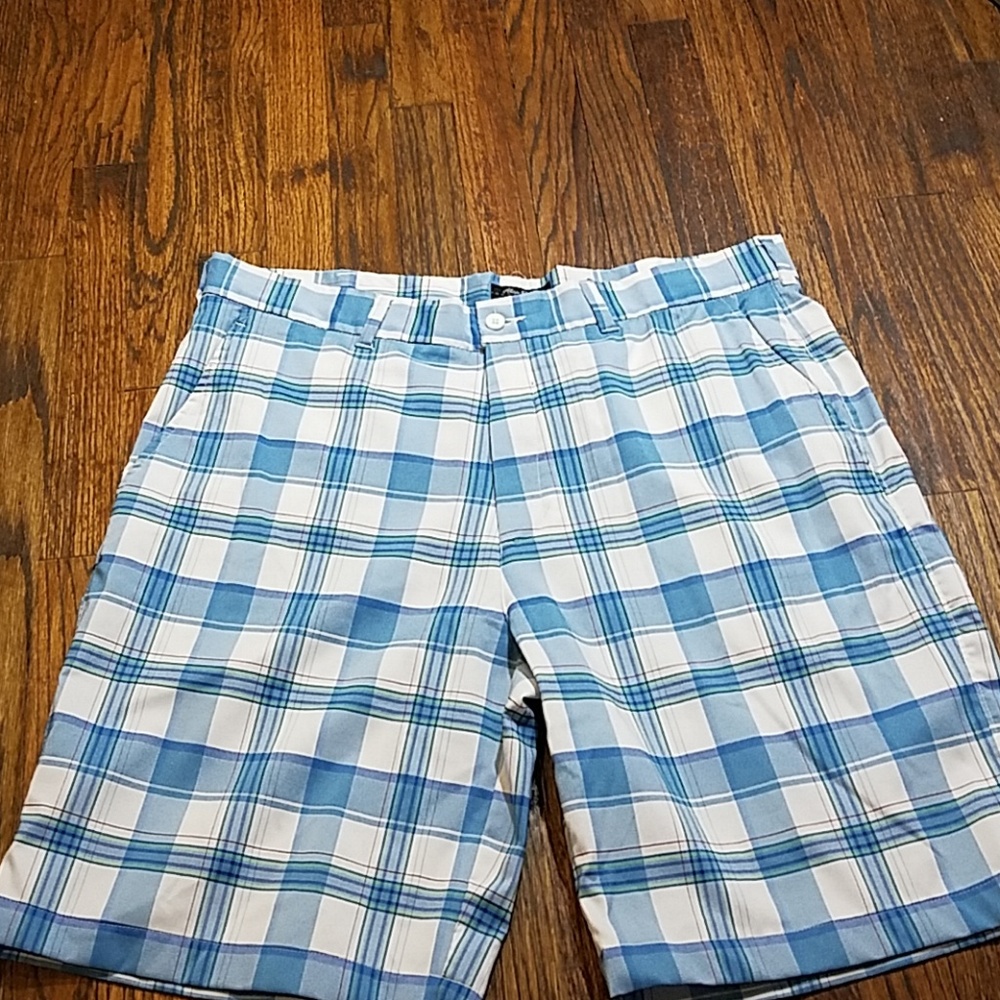 (38) Allan Flusser GOLF shorts